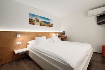 Superior Twin Room, Mountainside