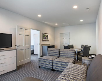 Suite, Multiple Beds, Non Smoking
