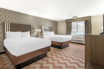 Standard Room, 2 Queen Beds, Non Smoking, Refrigerator & Microwave (Pet Friendly)