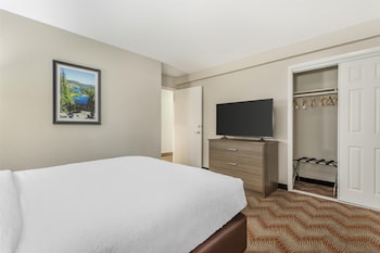 Suite, Multiple Beds, Non Smoking, Refrigerator & Microwave (Pet Friendly)