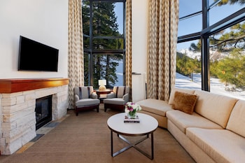 Penthouse, 2 Bedrooms (Suite)