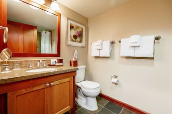 Deluxe Room, 2 Queen Beds, Valley View