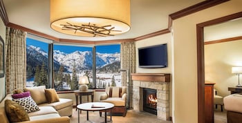 Suite, Fireplace, Valley View