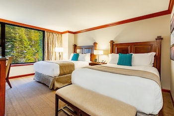 Deluxe Room, 2 Queen Beds (Forest View)
