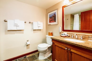 Deluxe Room, 1 King Bed (Forest View)