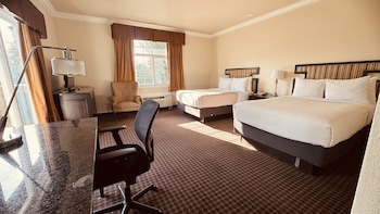 Standard Room, 2 Double Beds, Non Smoking