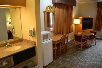 Standard Room, 1 King Bed