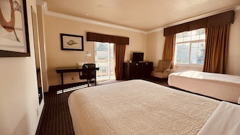 Standard Room, 2 Double Beds, Non Smoking