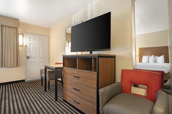 Standard Room, 2 Double Beds, Non Smoking, Refrigerator & Microwave