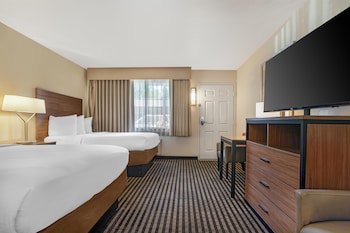 Standard Room, 2 Double Beds, Non Smoking, Refrigerator & Microwave