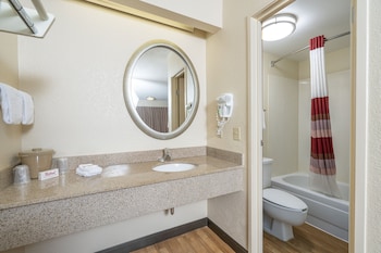 Standard Room, 1 King Bed (Smoke Free)