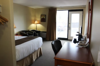 Traditional Room, 1 Queen Bed