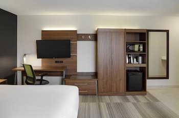 Standard Room, 1 King Bed (Extra Floor Space)