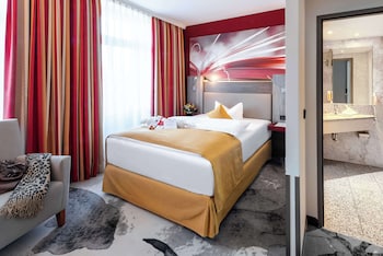Standard Room, 1 Queen Bed, Non Smoking