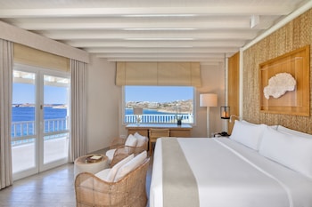 Deluxe Room, 1 King Bed, Sea View (Corner)