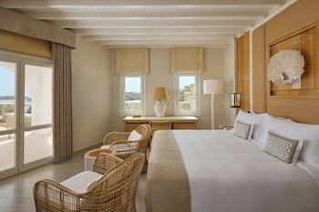 Deluxe Room, 1 King Bed, Sea View (Corner)