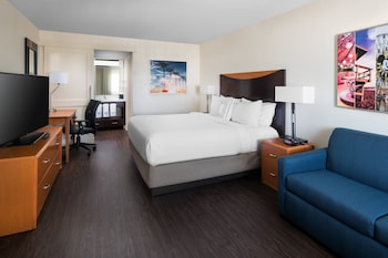 Room, 1 King Bed (Mobility Accessible, Tub)