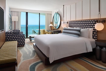 Club Room, 1 King Bed, Oceanfront