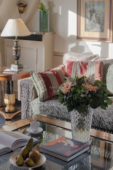 Suite (Imperial)