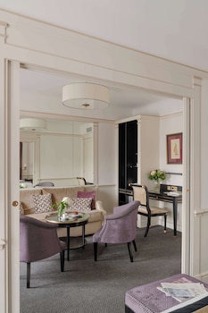 Suite (Avenue)