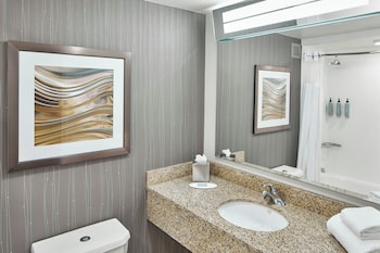 Room, 2 Queen Beds, Bathtub (Mobility/Hearing Accessible, Tub)