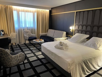 Deluxe Room, 1 Double Bed with Sofa bed