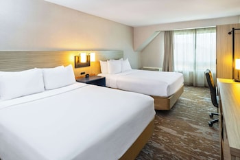 Standard Room, 2 Queen Beds, Non Smoking (Pet Friendly)