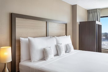 Suite, 1 King Bed, Non Smoking (with Sofabed)