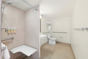 Junior Suite, Ocean View (Diamond Head - ADA)