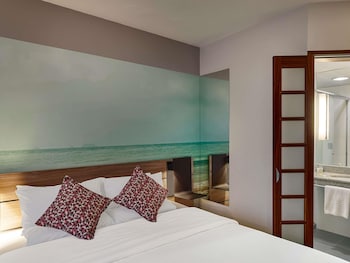 Superior Room, 1 Queen Bed with Sofa bed