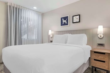 Suite, Multiple Beds (Two Bedroom)
