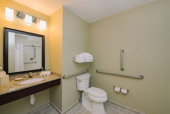 Single Room, 2 Queen Beds (Mobility, Roll-In Shower)