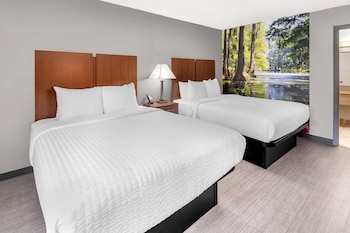Room, 2 Queen Beds, Accessible, Non Smoking
