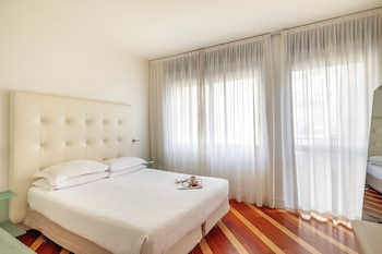 Standard Double or Twin Room (gym access)