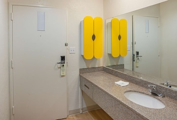 Standard Room, 2 Double Beds, Mobility Accessible, Non Smoking
