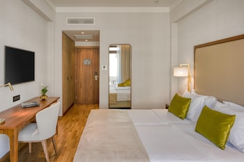 Premium Double or Twin Room, Partial Sea View