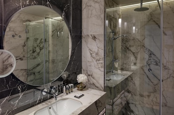 Superior Side View Triple Room