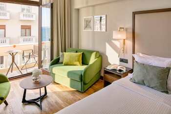 Premium Triple Room, Partial Sea View