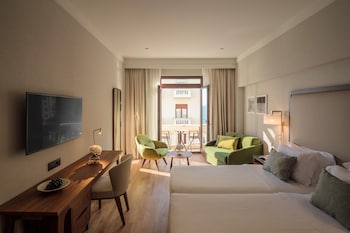 Premium Triple Room, Partial Sea View