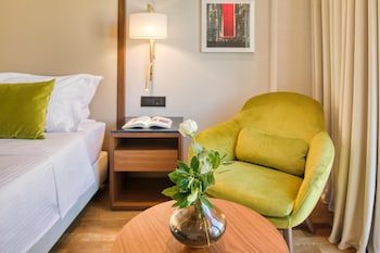 Premium Double or Twin Room, Partial Sea View