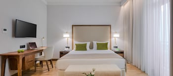 Family Room, Connecting Rooms
