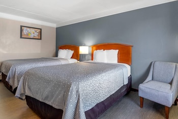 Room, 2 Queen Beds, Smoking