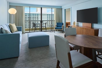 Suite, 1 Bedroom (Waikiki View)