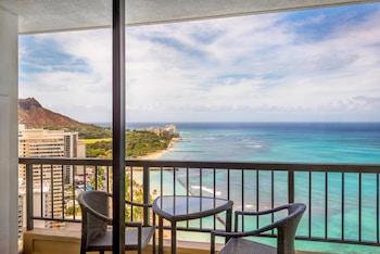 Room, 1 King Bed, Oceanfront (Diamond Head)