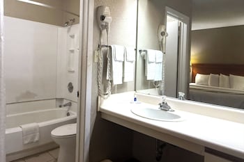 Suite, 1 King Bed, Non Smoking
