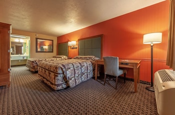 Standard Room, 2 Queen Beds, Non Smoking (Pet Friendly)