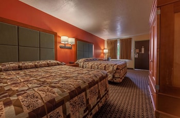 Standard Room, 2 Queen Beds, Non Smoking (Pet Friendly)