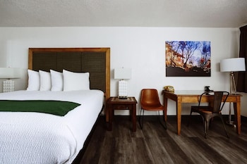 Deluxe Room, 1 King Bed, Non Smoking