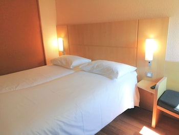 Standard Room, 2 Twin Beds