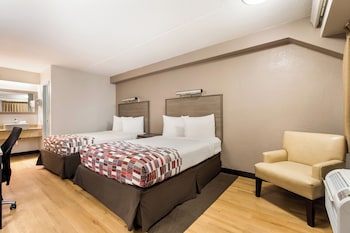 Deluxe Room, 2 Double Beds (Smoke Free)